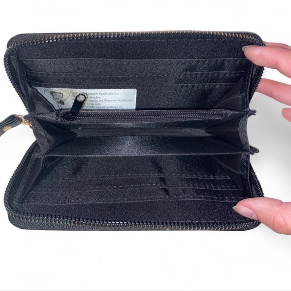 Betty Boop shoulder bag and comes with a wallet - Picture 6 of 7